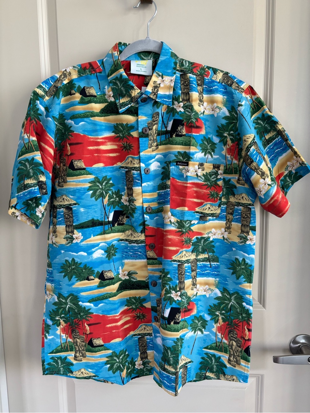 Tropical, Hawaiian, Bahamas Short-Sleeve Button Down Shirt - Blue/Red NWT
